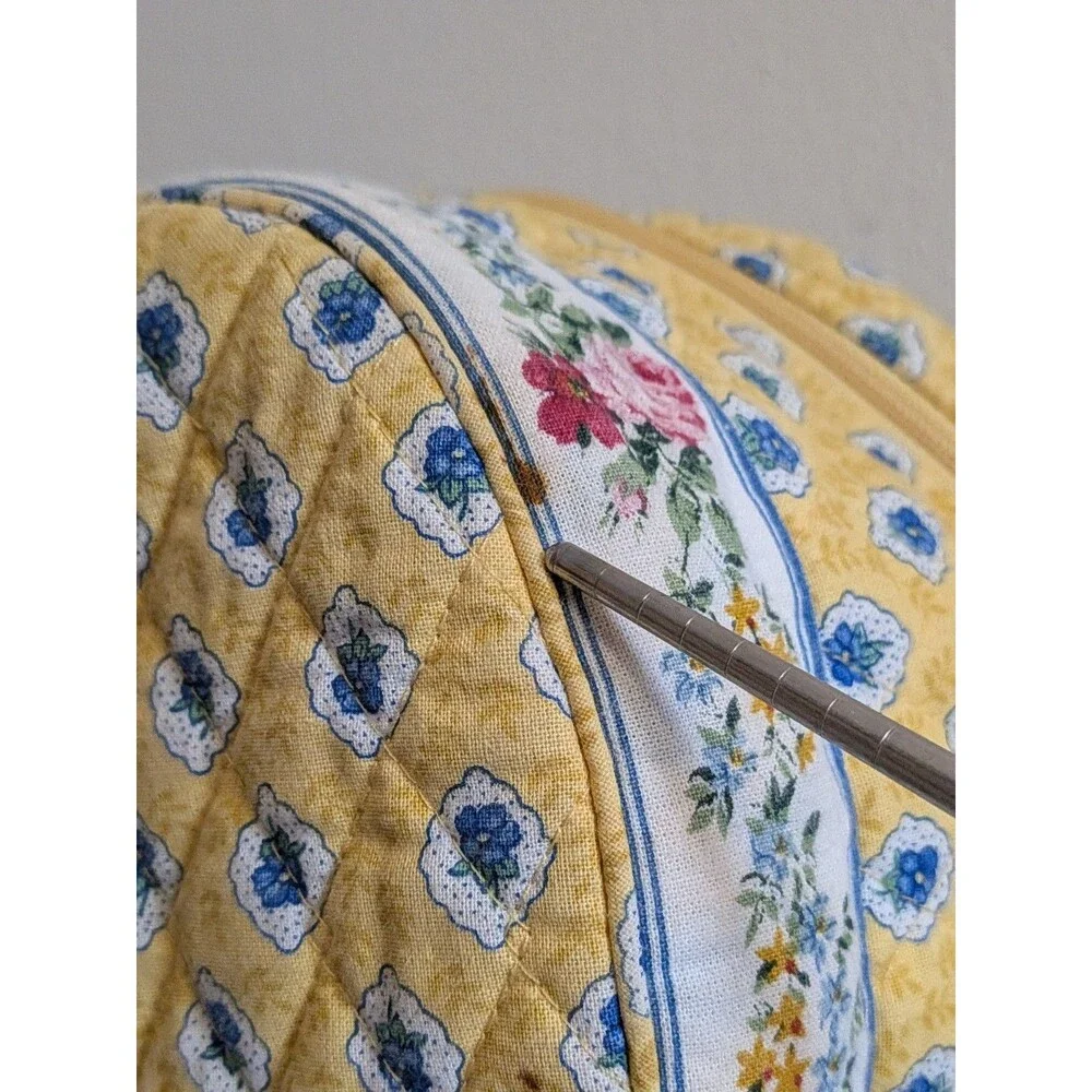 Rare Vintage Vera Bradley ELIZABETH Yellow Round Travel Cosmetic Bag Case Train